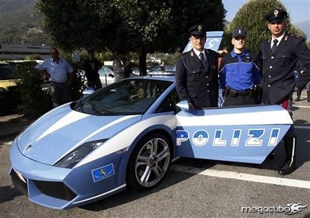 a96942_PoliceLambo2