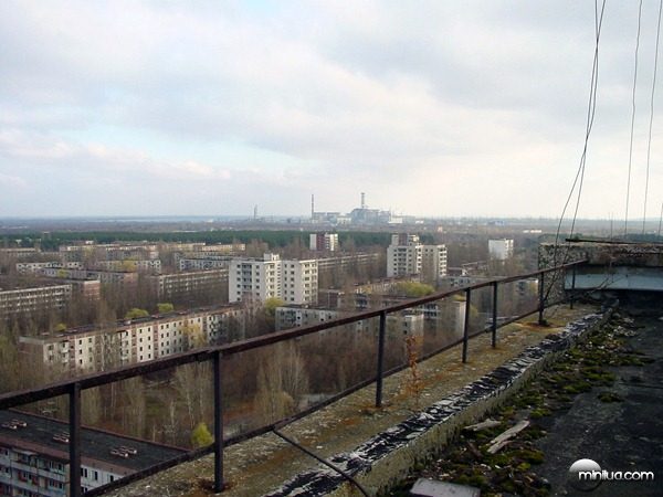 View_of_Chernobyl_taken_from_Pripyat