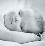 baby-sleeping-black-and-white