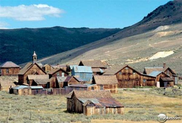 bodie-town1