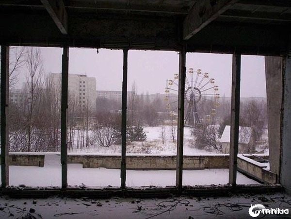 size_590_parque-diversao-pripyat