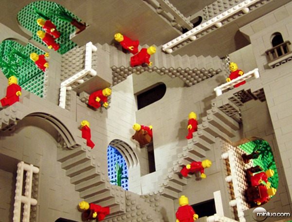 22-Esculturas-Incriveis-de-Lego13