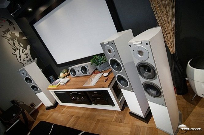 home-audio-setup-665x440