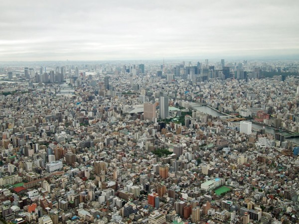 the-tokyo-sky-tree-in-tokyo-japan-tops-out-at-2080-feet