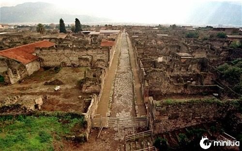 pompeii3_1784527i