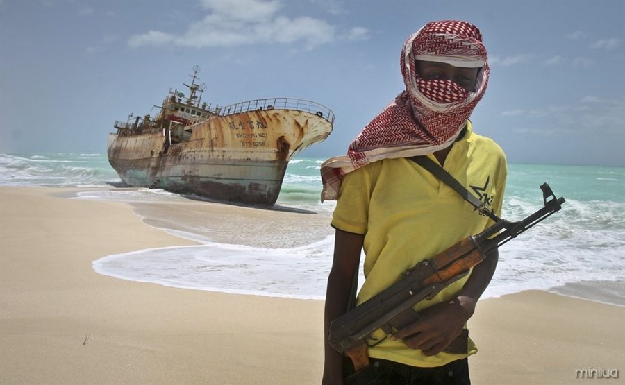 pb-120925-somali-pirates-jsw-01.photoblog900