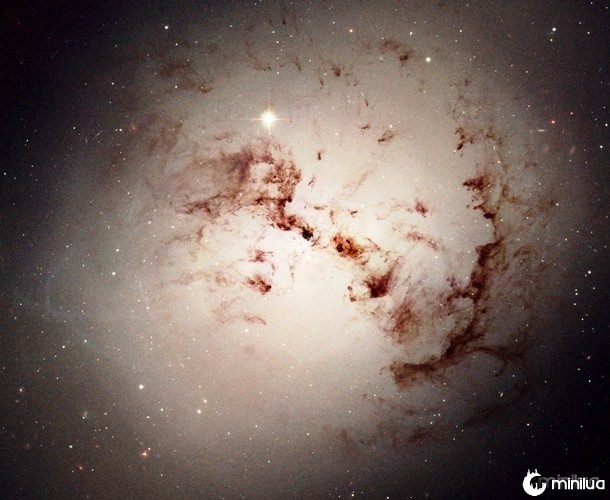 galáxia elíptica