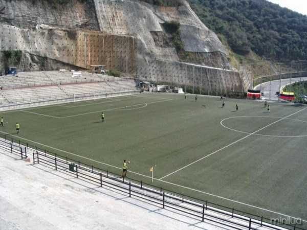 unusual-soccer-fields (10)