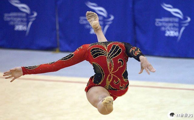 Headless-gymnast-perfeito-timing