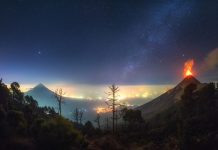 Fotógrafo registra erupção de um vulcão de uma forma perfeita