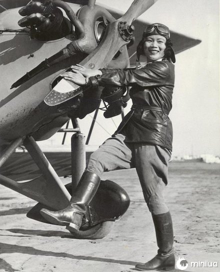 primeiro piloto do sexo feminino 