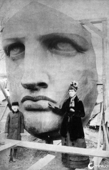 face da Estátua da Liberdade 