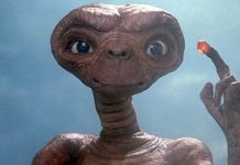 ET é encontrado em tronco de árvore em Londres