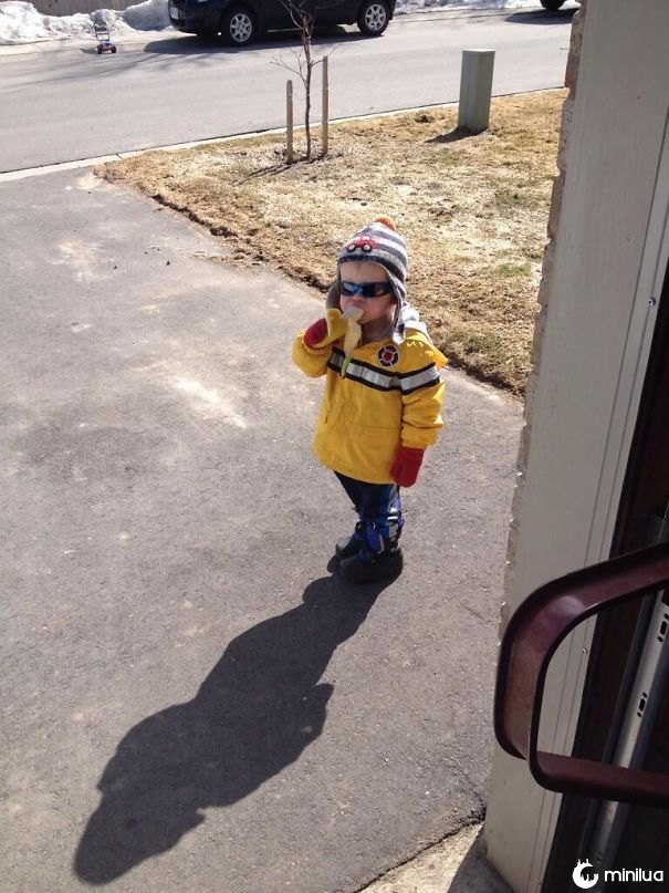 Este é Carter. Ele bateu na minha porta para perguntar se ele poderia ter uma banana, em seguida, esquerda