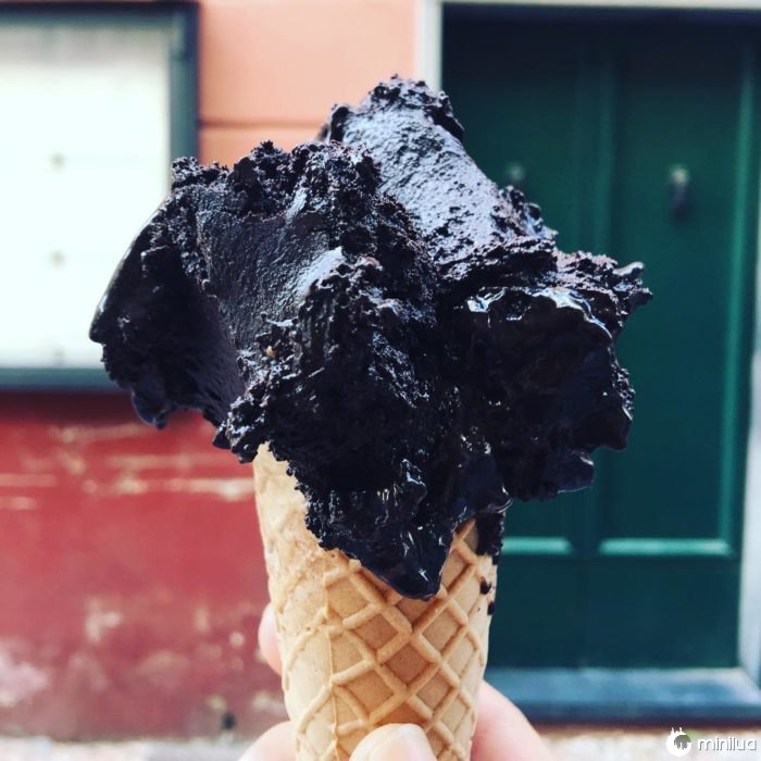 sorvete de chocolate preto