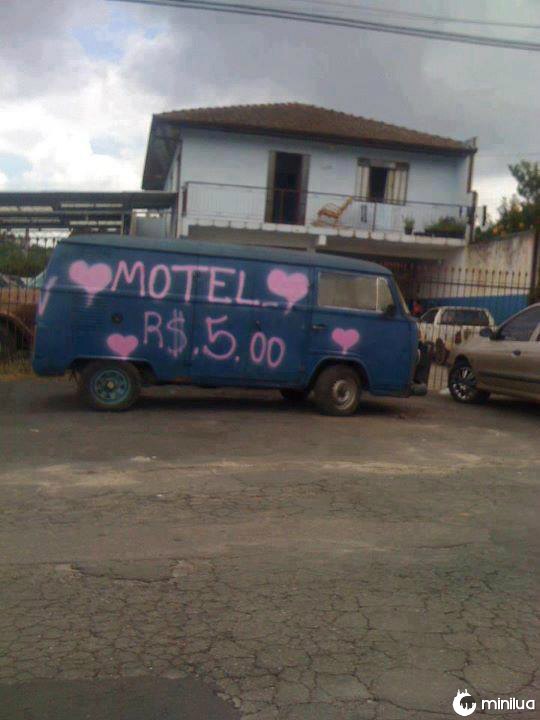 E o motelzinho de fim de semana foi substituído pela kombi.