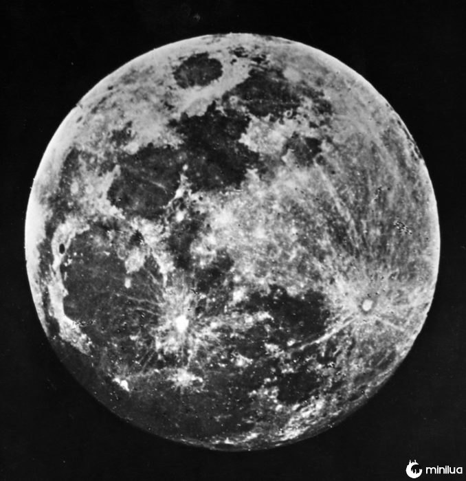 primeira fotografia da lua