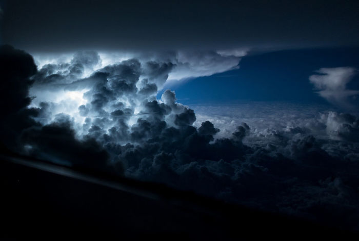 Tempestade sobre o Atlântico, a sul da Jamaica