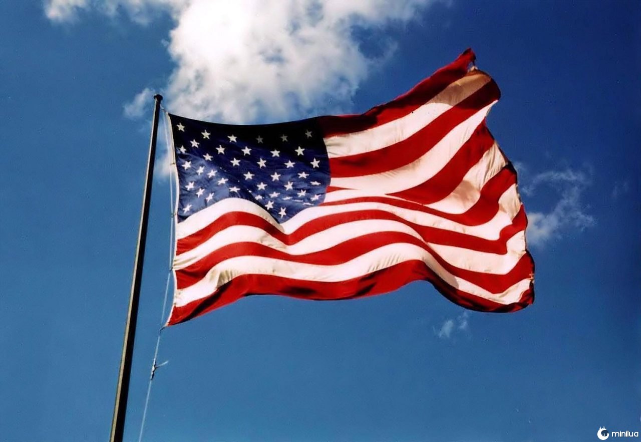 Um 17-year-old chamado Robert G. Heft projetou a bandeira americana de 50 estrelas em 1958. 