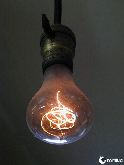 Há uma lâmpada em Livermore, Califórnia, que está queimando há 113 anos.