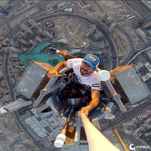 selfie principe en torre burj khalifa