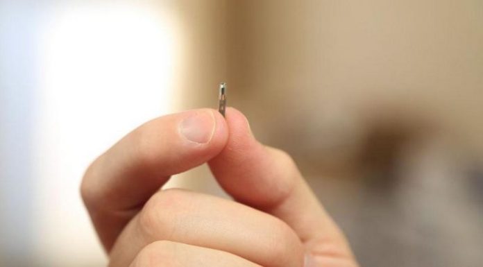 Não é ficção! Empresa americana vai começar a colocar microchips em funcionários