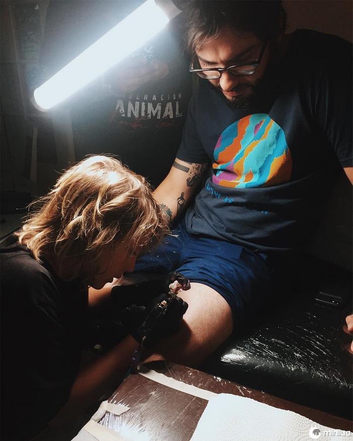 12 anos de idade, tatuador-artista-ezrah-the-shark-dormon-5