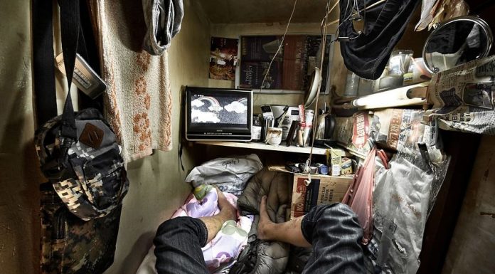 14 Fotos chocantes revelam como é viver em 'Cubículos de Caixão', em Hong Kong