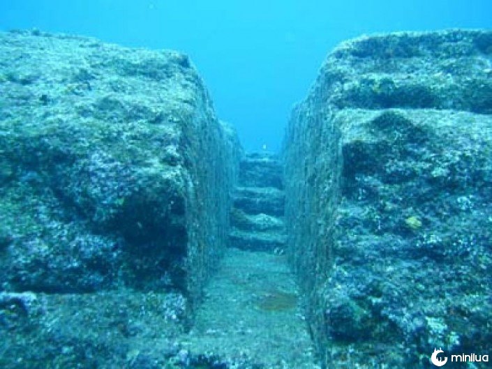 Ruinas-Submersas-Japao