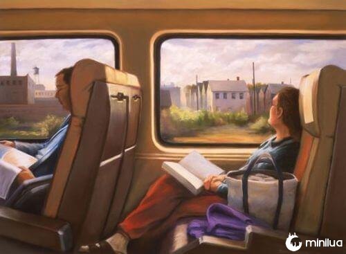 Mulher lendo no trem
