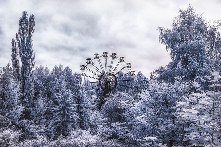 The Iconic 26 Meters Tall Ferris Wheel no Pripyat's Amusement Park