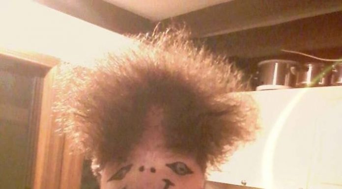 22 imagens hilárias de homens barbudos olhando para cima