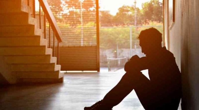Ser solteiro pode te matar mais rápido que a obesidade, diz estudo