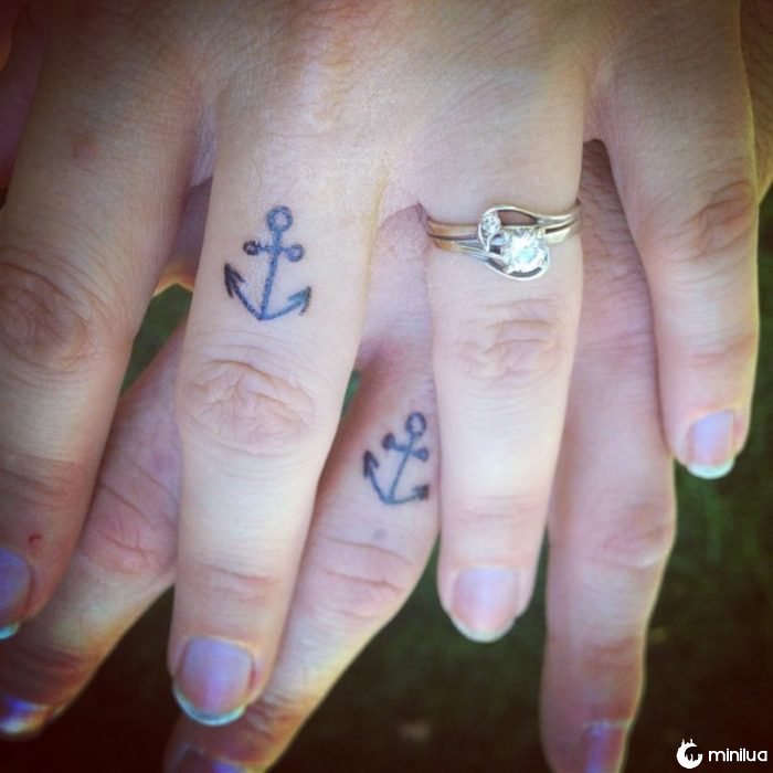 tatuajes de anillos de anclas 