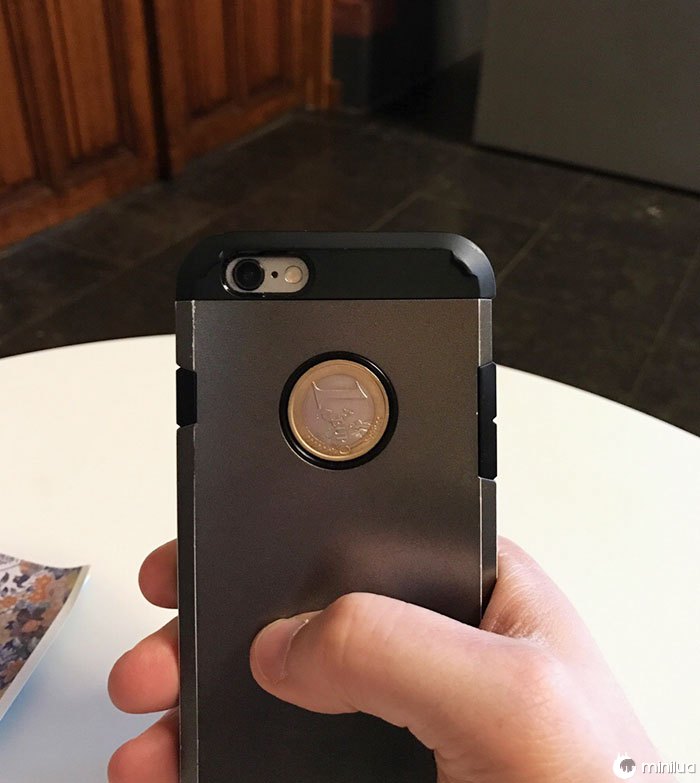 A €1 Coin Fits Perfectly In My Cell Phone Case
