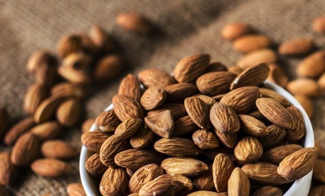 O que acontecerá se você comer 20 amêndoas todos os dias?