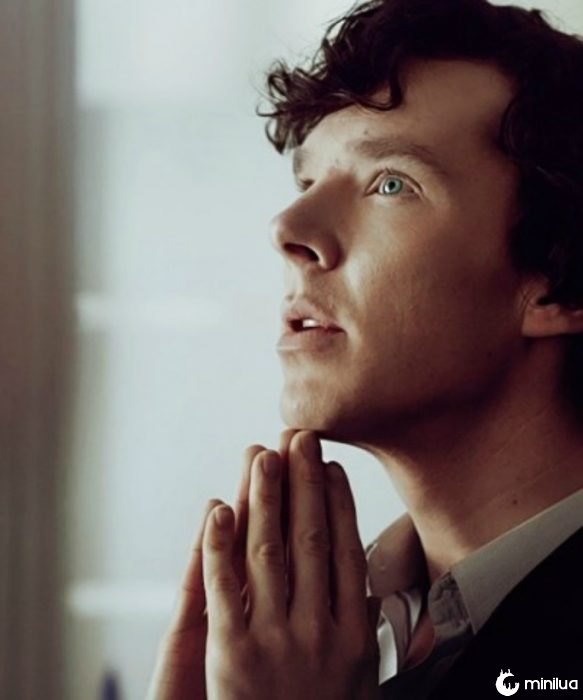 Sherlock pensando