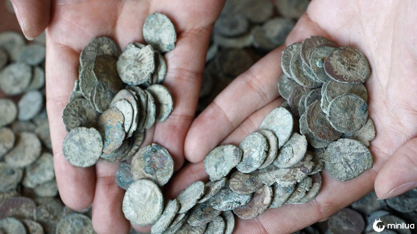 Reino Unido: Encontre um tesouro de 557 moedas de ouro e prata da era Black Plague