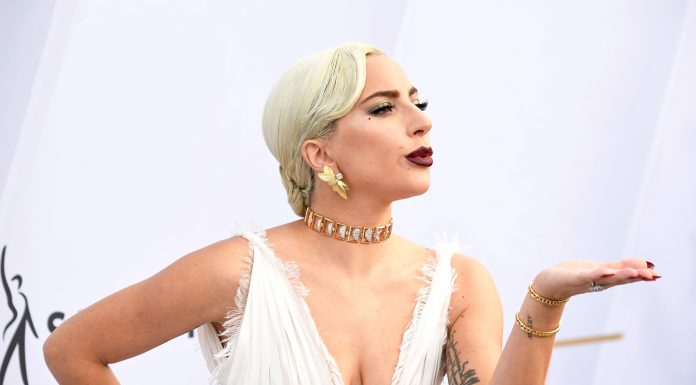 Lady Gaga supostamente levou seus amigos mais próximos em umas férias de aniversário surpresa para Cabo