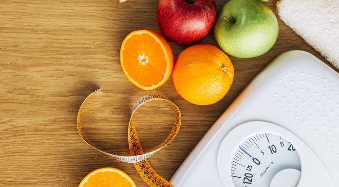 Comer fruta realmente ajuda a perder peso?