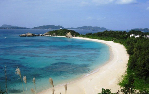 15 praias incríveis de países que você nunca esperaria