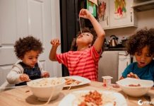 Mãe cria rígidas regras alimentares para a quarentena e se torna viral