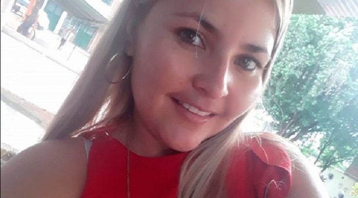 Mãe de dois filhos morre após fazer cirurgia de remoção de gordura para surpreender o marido