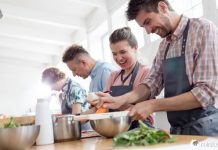 Homem explica por que ele foi expulso da aula de culinária - e as pessoas estão pirando