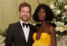 Jodie Turner-Smith comemora novo bebê com Joshua Jackson: 'Eu sou uma mãe!'