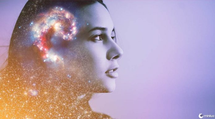 As vozes alucinatórias que salvaram a vida de uma mulher