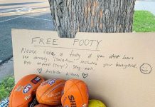 Caixas de bolas estão surgindo para que os australianos possam se divertir na quarentena