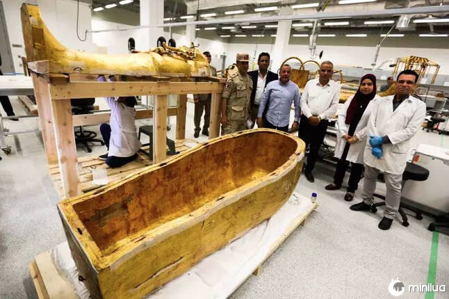 The Team Restoring King Tut's Coffin
