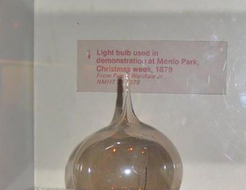 Quem realmente inventou a lâmpada de luz?