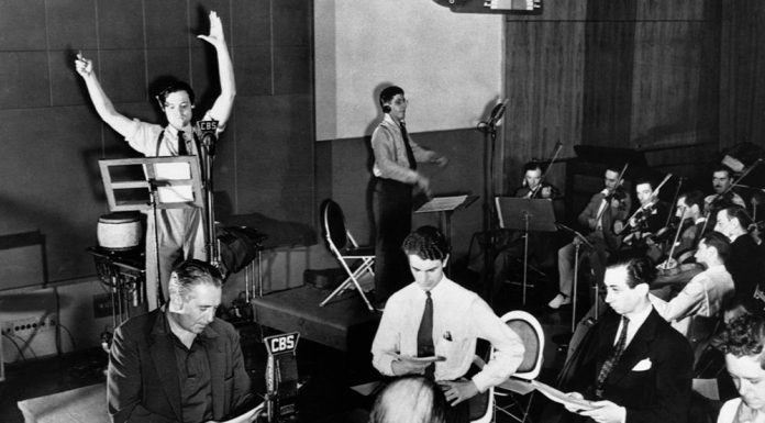Como foi a histeria da guerra dos mundos de Orson Welles?